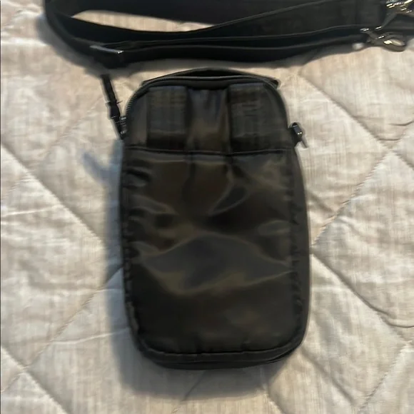 Lug Black Belt Bag Compact and Durable - Picture 6 of 6